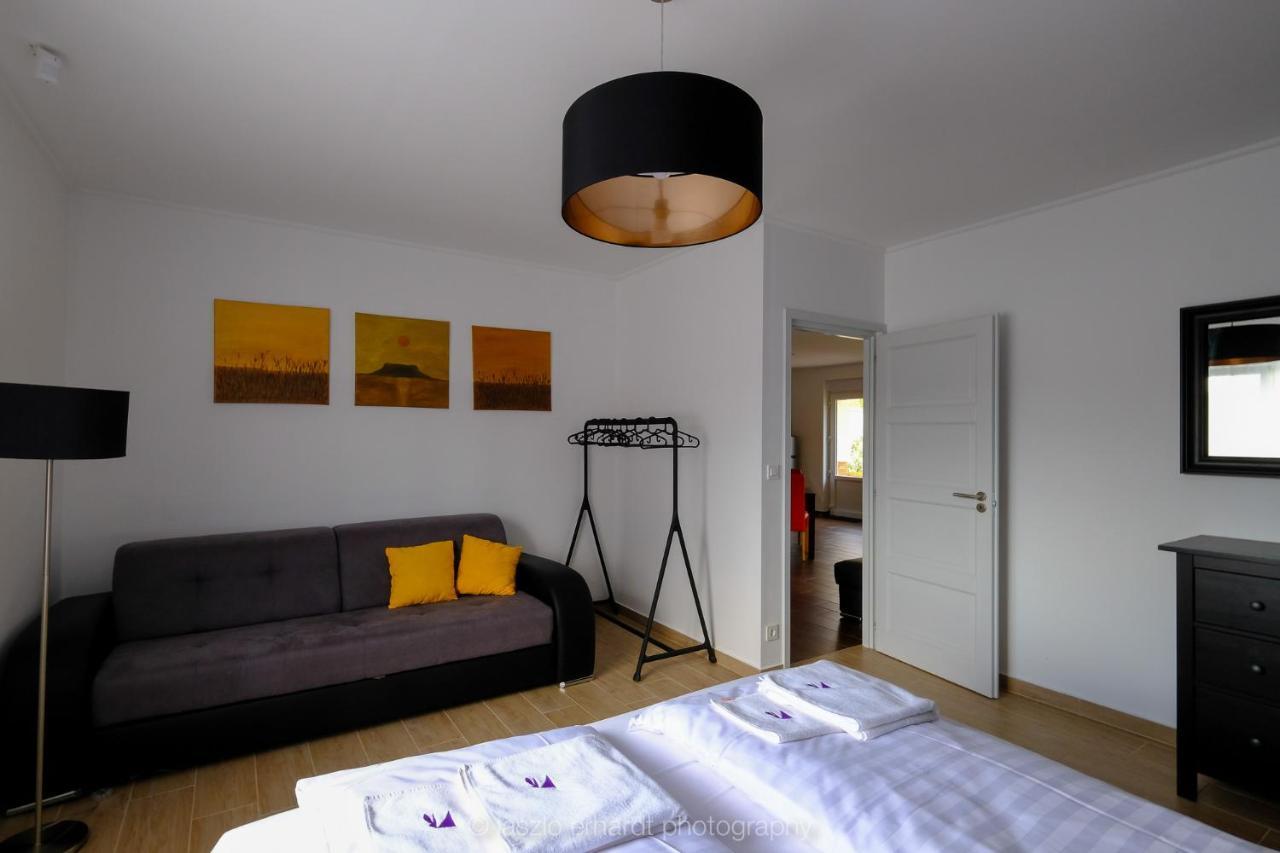 Ciprus Porta Apartmanok Balatonkenese Luaran gambar