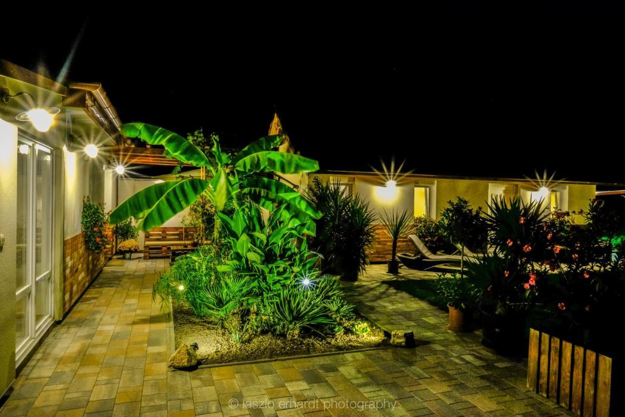 Ciprus Porta Apartmanok Balatonkenese Luaran gambar